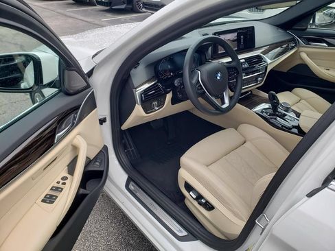 Used 2023 BMW 530i xDrive w/ Premium Package AWD/4WD image 9