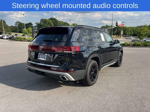 Certified 2026 Volkswagen Atlas Peak Edition AWD/4WD image 6
