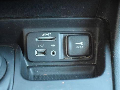 Used 2018 Jeep Cherokee Trailhawk w/ Cold Weather Group AWD/4WD image 29