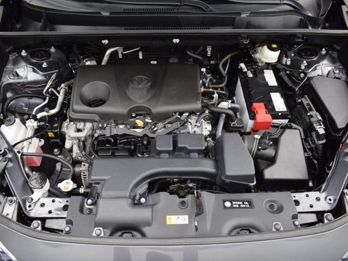 Used 2025 Toyota RAV4 XLE AWD/4WD image 9