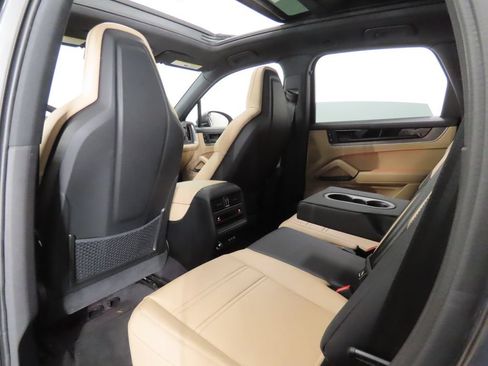 Certified 2026 Porsche Cayenne S AWD/4WD image 44
