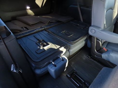 Used 2020 Buick Enclave Essence w/ Sport Touring Edition image 14