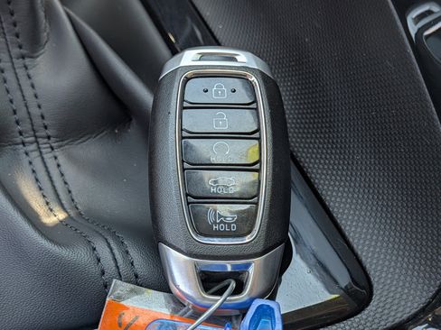 Used 2023 Hyundai Elantra Limited FWD image 33