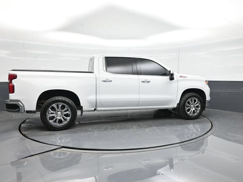 Used 2024 Chevrolet Silverado 1500 LTZ w/ Z71 Off-Road Package AWD/4WD image 9