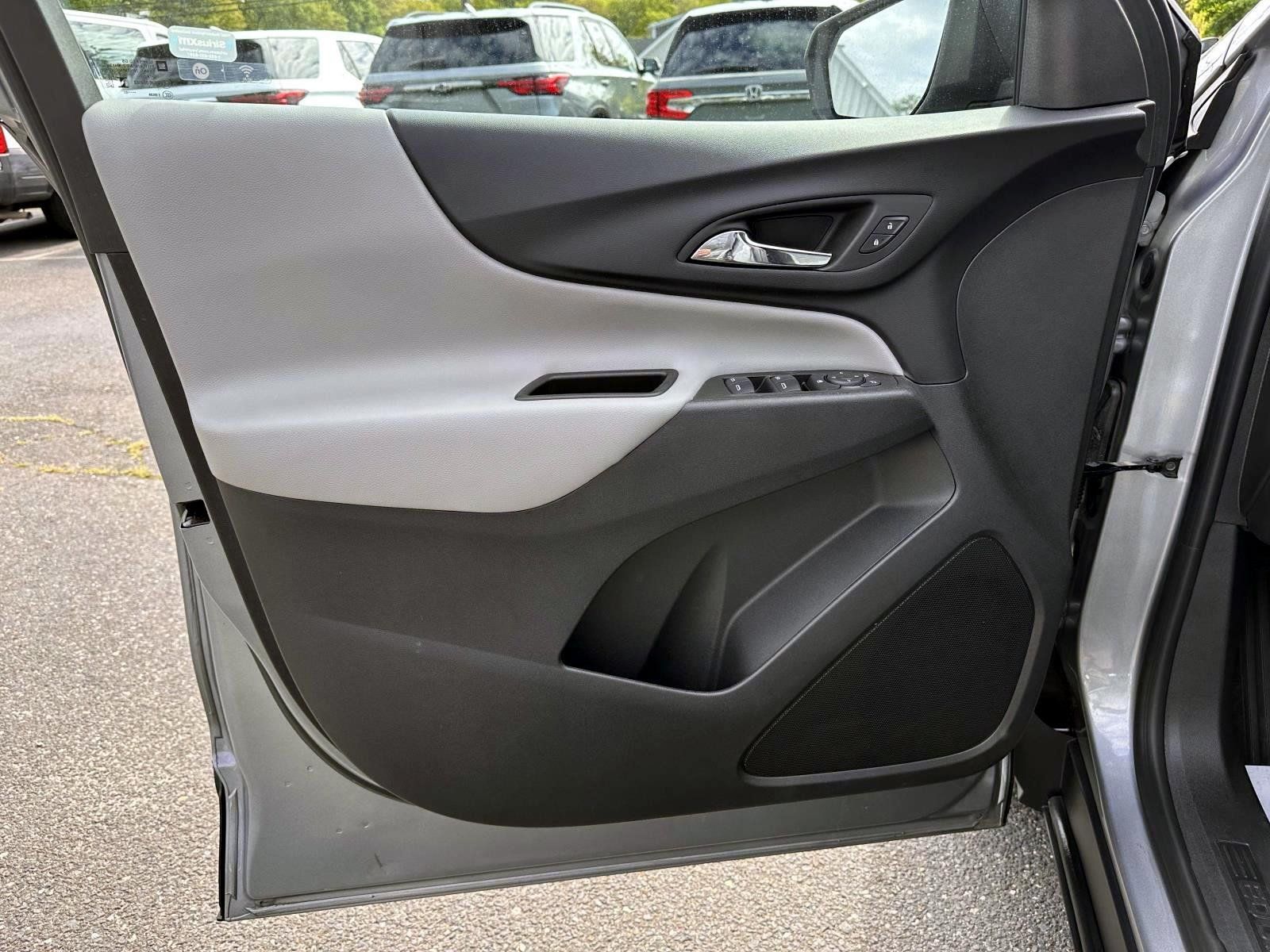 Used 2023 Chevrolet Equinox LS w/ LS Convenience Package AWD/4WD image 8