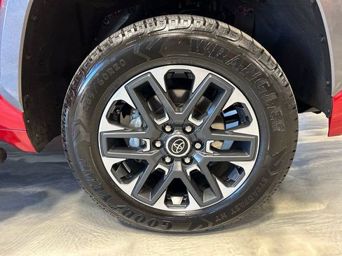 Used 2023 Toyota Tundra Limited AWD/4WD image 22