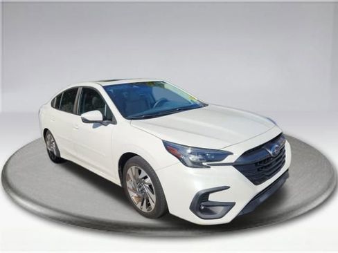 Used 2023 Subaru Legacy Limited image 3