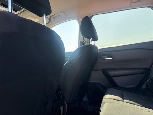 Certified 2025 Nissan Rogue SV FWD image 38