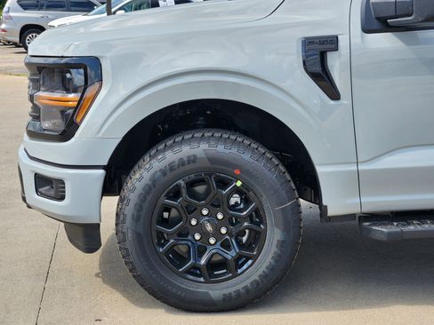 New 2026 Ford F150 XLT w/ XLT Black Appearance Package AWD/4WD image 9