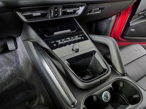 Certified 2024 Porsche Cayenne AWD/4WD image 19