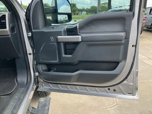 Used 2022 Ford F250 Platinum w/ FX4 Off-Road Package AWD/4WD image 12