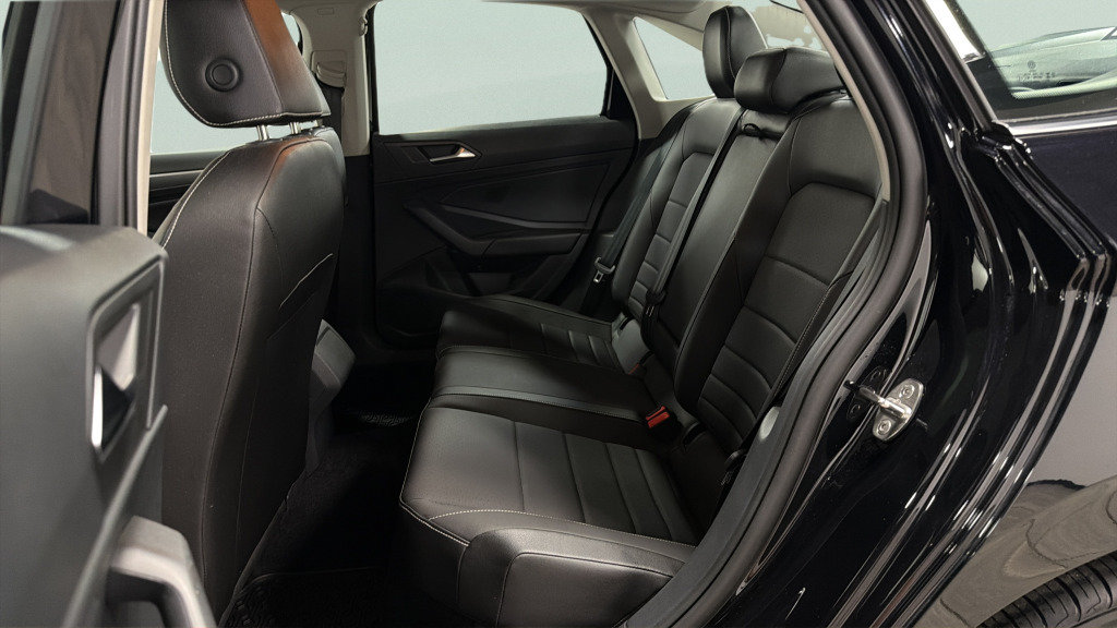 Certified 2023 Volkswagen Jetta SE w/ Panoramic Sunroof Package FWD image 34