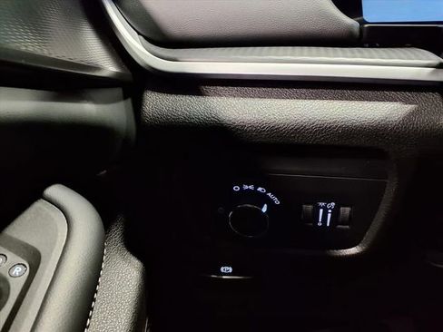 Used 2025 Jeep Grand Cherokee L Altitude image 19