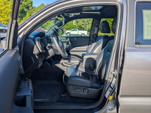 Used 2022 Toyota Tacoma TRD Pro image 12