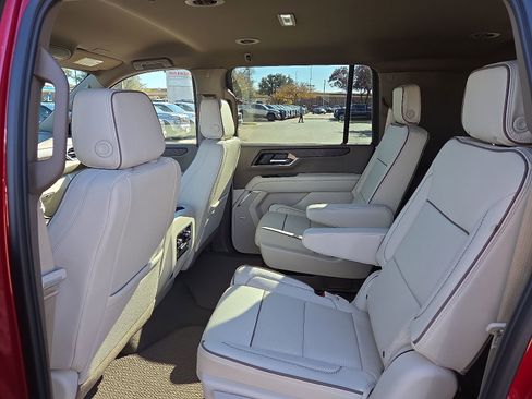 New 2026 GMC Yukon XL Denali image 8