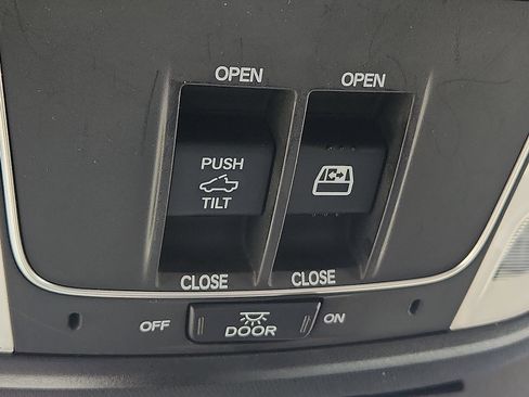 Used 2025 Honda Ridgeline Black Edition image 22