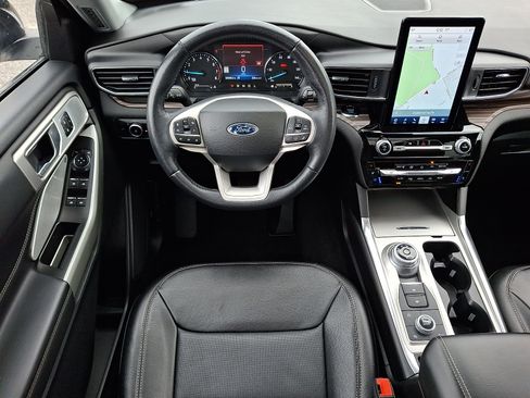 Certified 2023 Ford Explorer Limited w/ Limited Technology Package AWD/4WD image 13