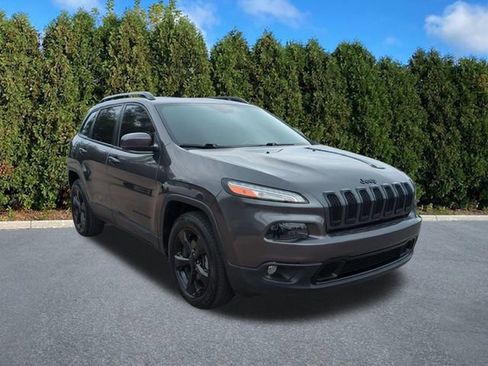 Used 2017 Jeep Cherokee High Altitude AWD/4WD image 3