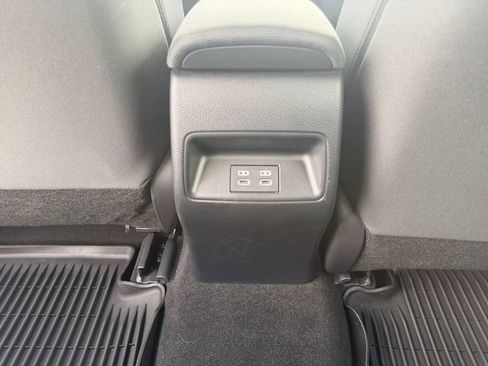 Used 2025 Toyota Corolla LE AWD/4WD image 27