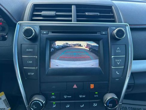 Used 2016 Toyota Camry SE FWD image 17