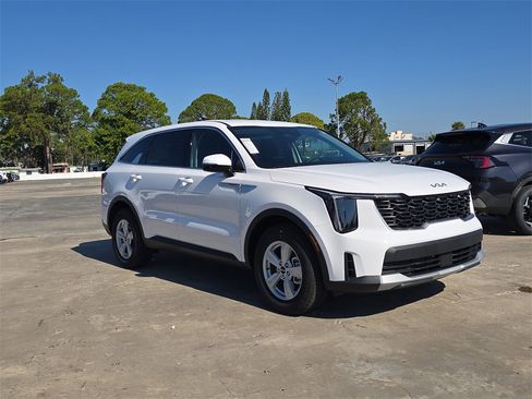 New 2026 Kia Sorento LX image 2
