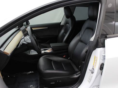 Used 2021 Tesla Model 3 Performance image 17