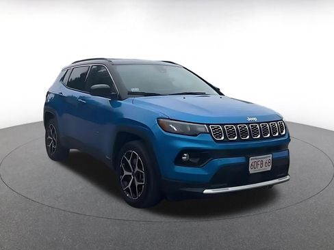 Used 2025 Jeep Compass Limited image 3