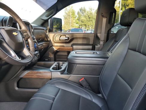 Used 2022 Chevrolet Silverado 2500 High Country w/ Z71 Off-Road Package AWD/4WD image 19