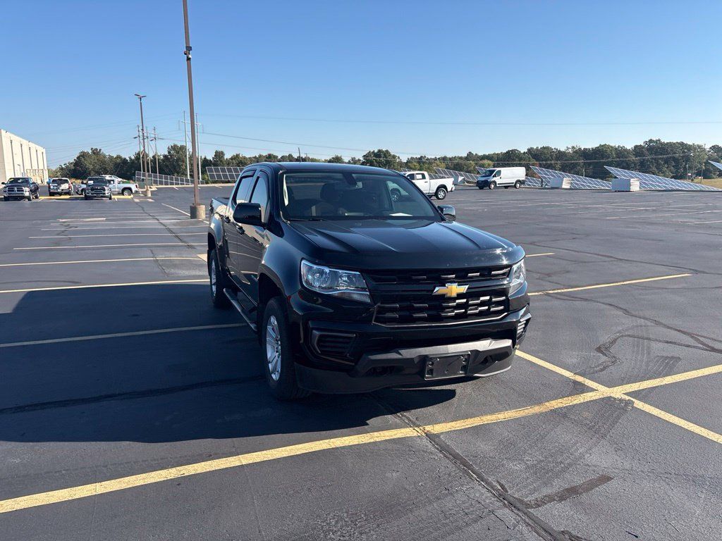 Used 2022 Chevrolet Colorado LT AWD/4WD image 7