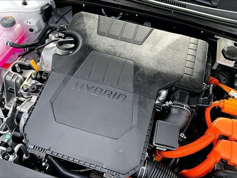 Certified 2025 Hyundai Elantra SEL image 34