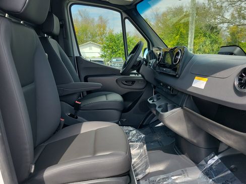 New 2026 Mercedes-Benz Sprinter 2500 image 18