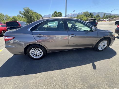 Used 2016 Toyota Camry LE FWD image 5