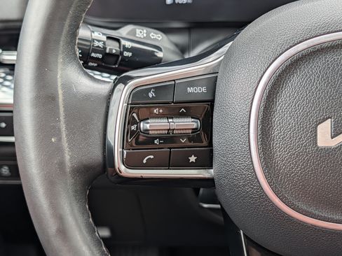 Used 2024 Kia Carnival SX Prestige FWD image 31