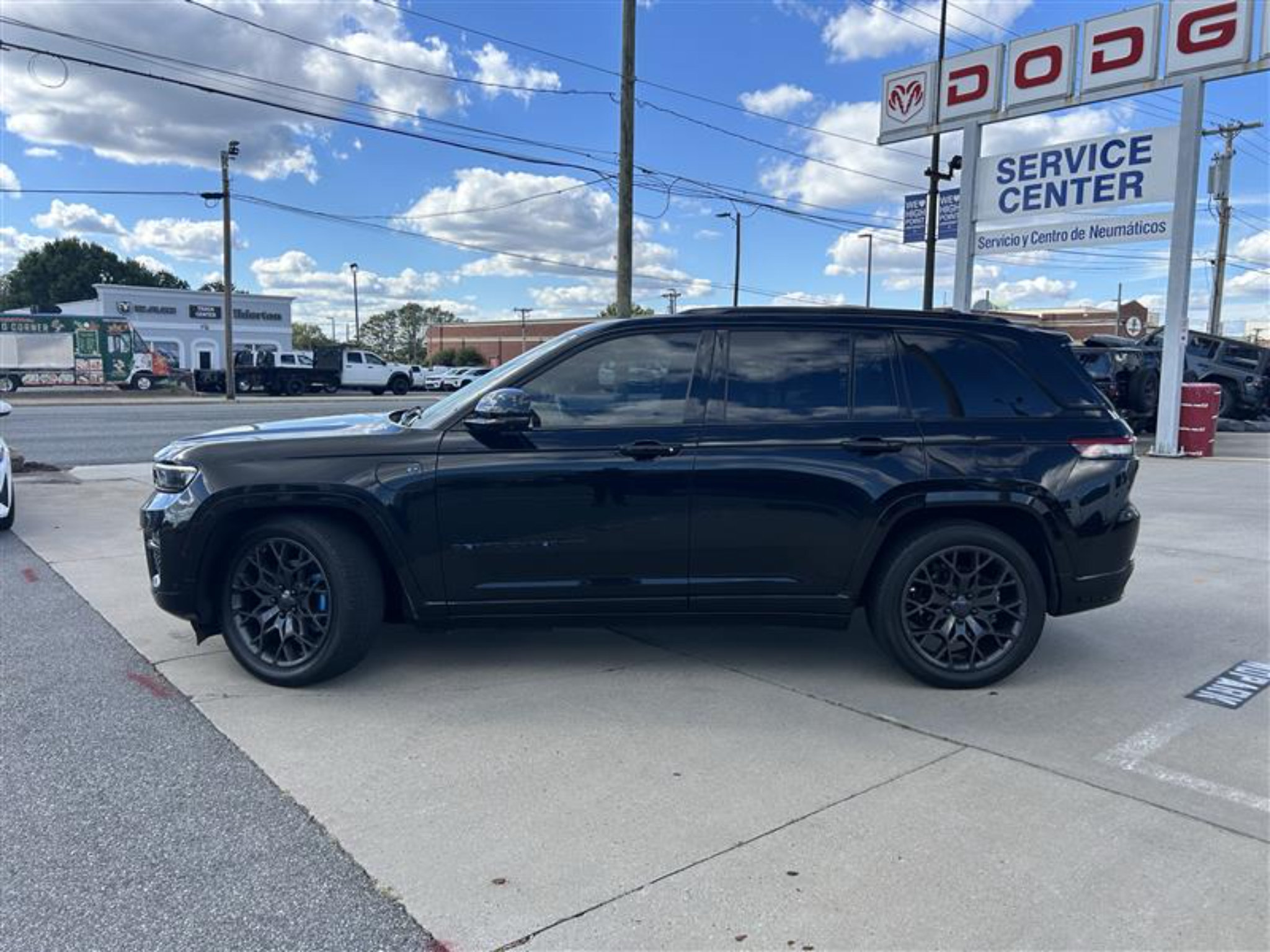 Certified 2023 Jeep Grand Cherokee Summit AWD/4WD image 5