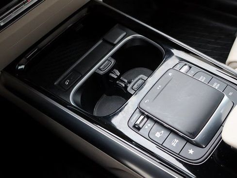 Used 2023 Mercedes-Benz GLA 250 4MATIC image 12