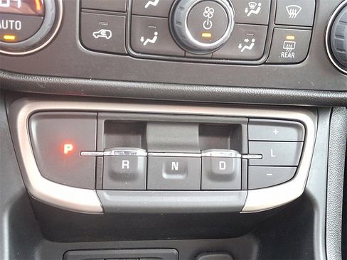 Used 2022 GMC Terrain Denali w/ Denali Premium Package image 18