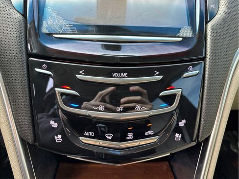 Used 2019 Cadillac XTS Luxury image 33