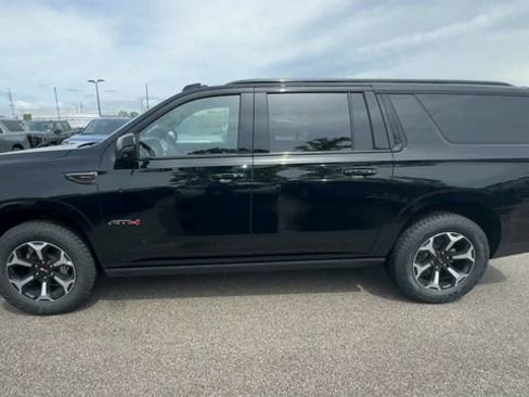 New 2026 GMC Yukon XL AT4 AWD/4WD image 5