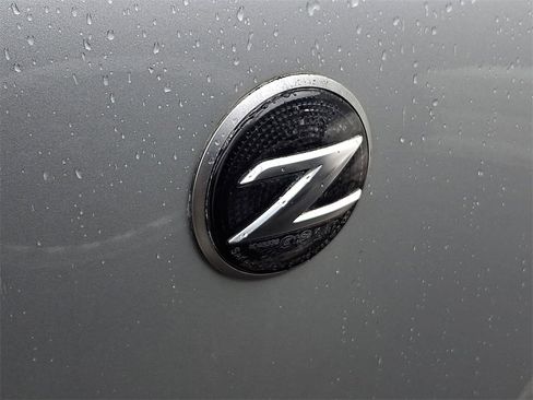 Used 2009 Nissan 370Z Touring w/ Sport Pkg image 9