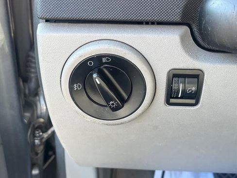 Used 2003 Volkswagen Beetle GL image 17