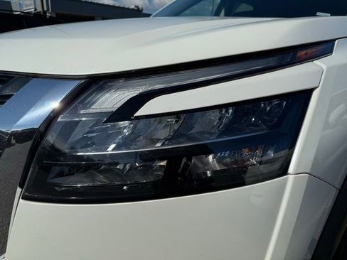 Used 2024 Nissan Pathfinder SV FWD image 6