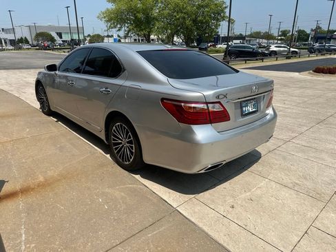 Used 2011 Lexus LS 460 AWD w/ Comfort Pkg image 5