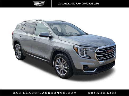 Used 2024 GMC Terrain SLT image 3