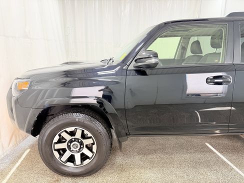 Used 2018 Toyota 4Runner TRD Off-Road Premium AWD/4WD image 4
