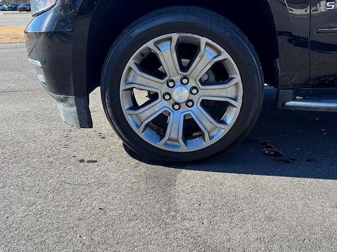 Used 2017 Chevrolet Suburban Premier image 13