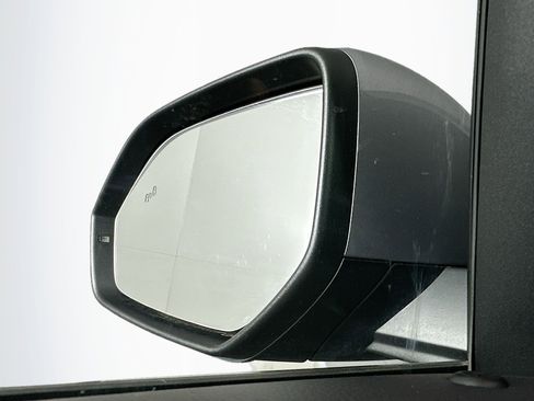 Used 2025 Volkswagen Atlas SE image 16