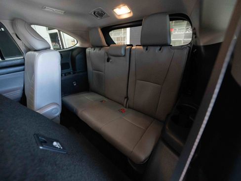 Certified 2022 Toyota Highlander XLE image 25
