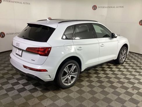 Certified 2025 Audi Q5 2.0T Premium w/ Convenience Plus Package image 5