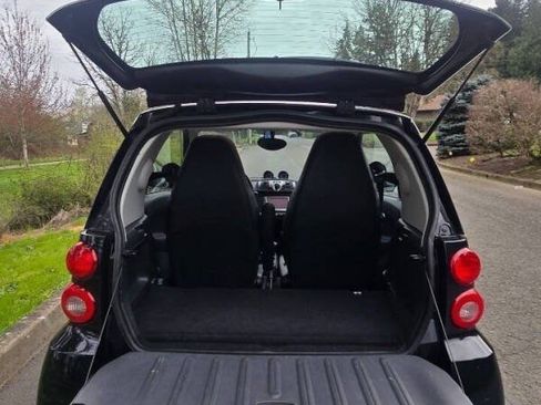 Used 2012 smart fortwo passion RWD image 8