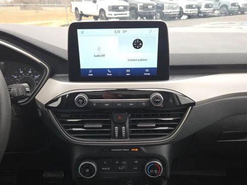 Used 2022 Ford Escape SE w/ SE Sport Appearance Package image 30